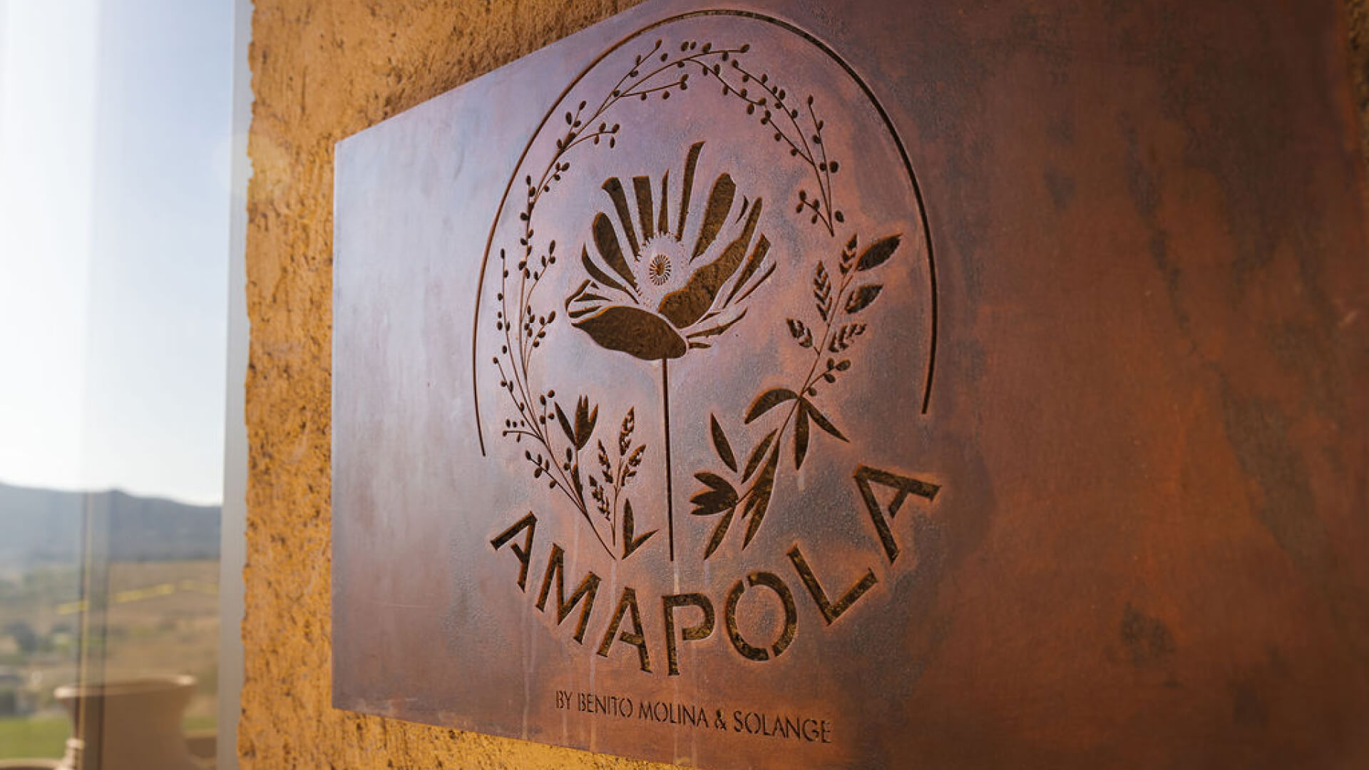 bt-veyavg-dining-amapola-carrousel