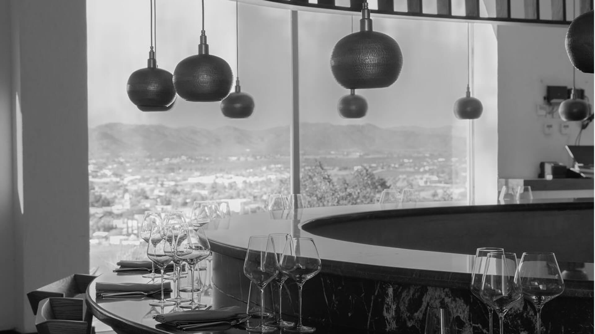 bt-veyavg-dining-amapola-carrousel