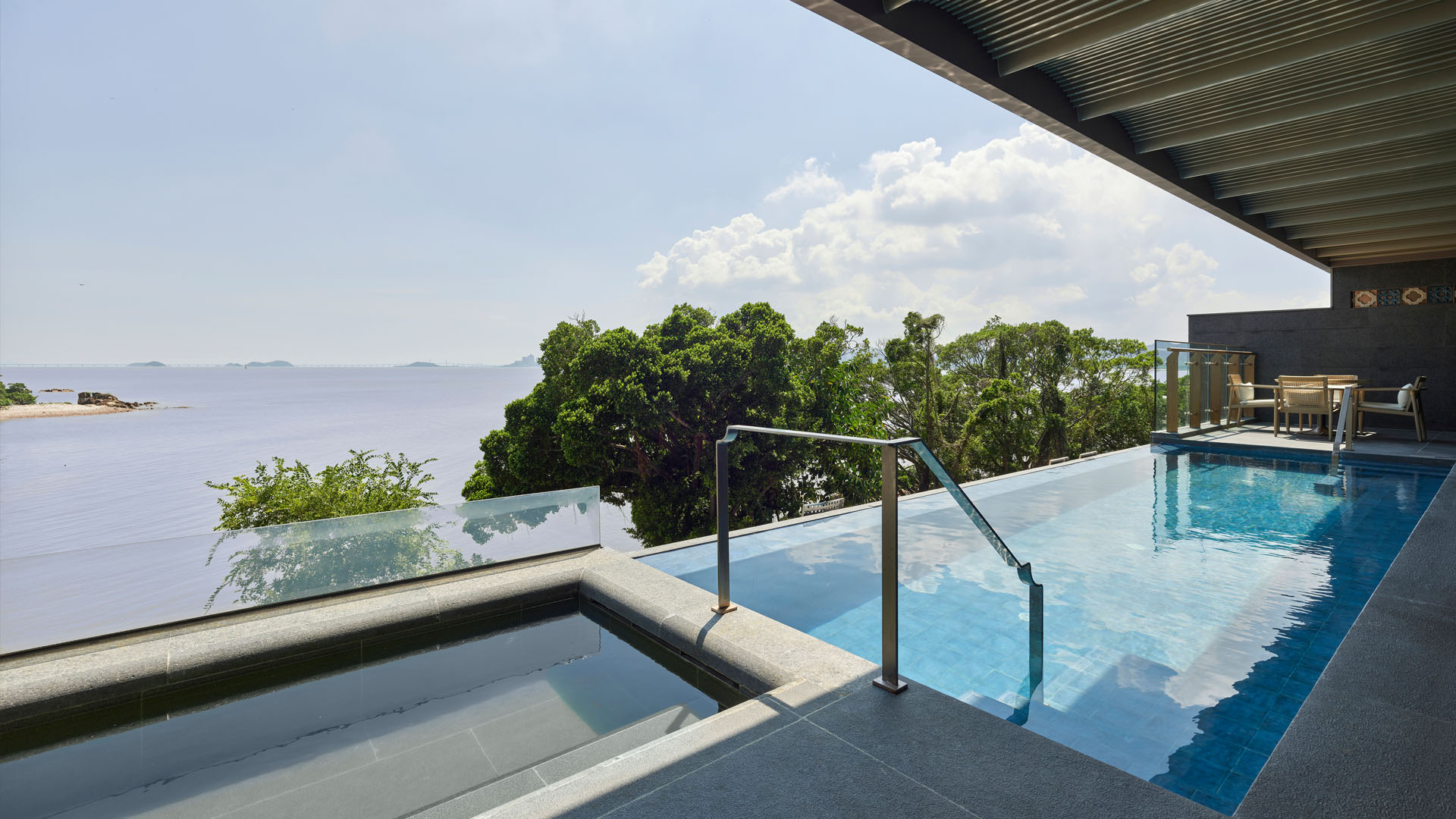 BT Zhuhai Ocean View Two Bedroom Onsen Pool Suite