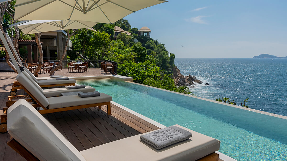 Las Rocas Banyan tree Acapulco