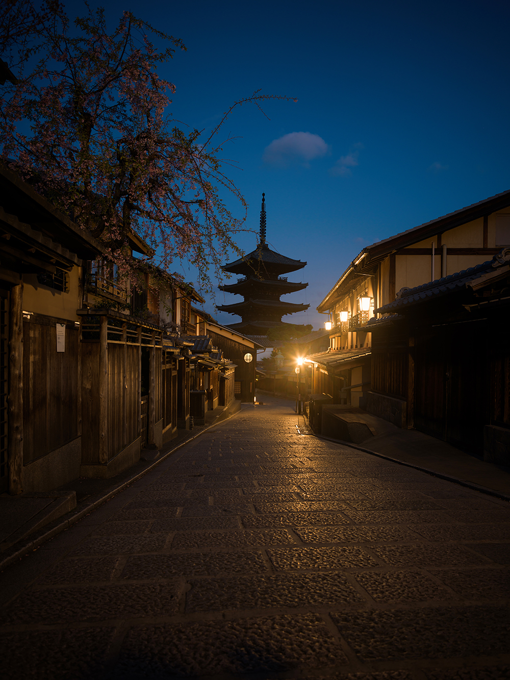 Yasaka no To Kyoto