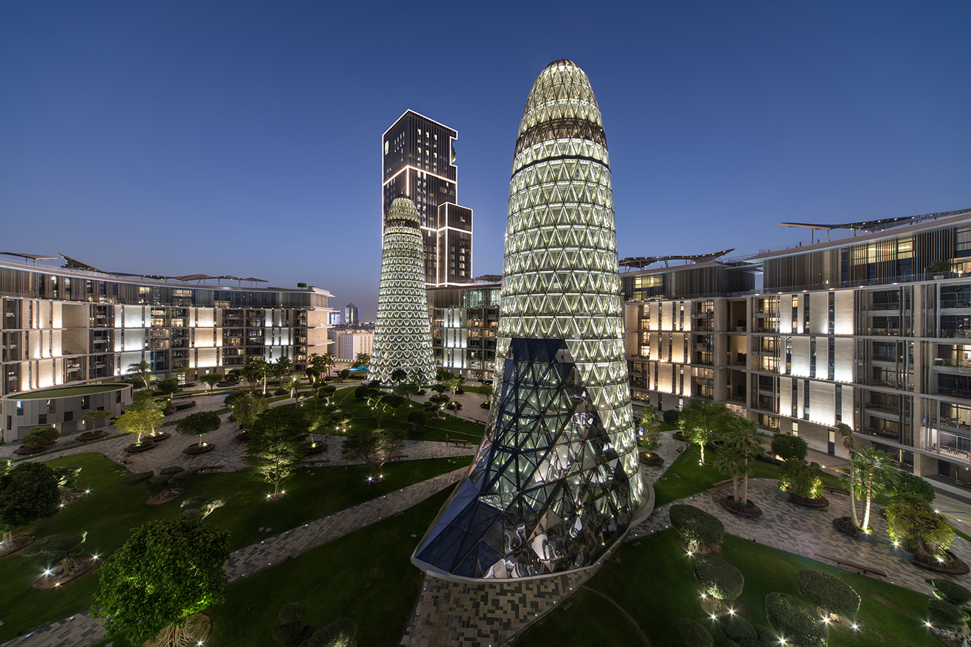 Night View of the Banyan Tree Garden