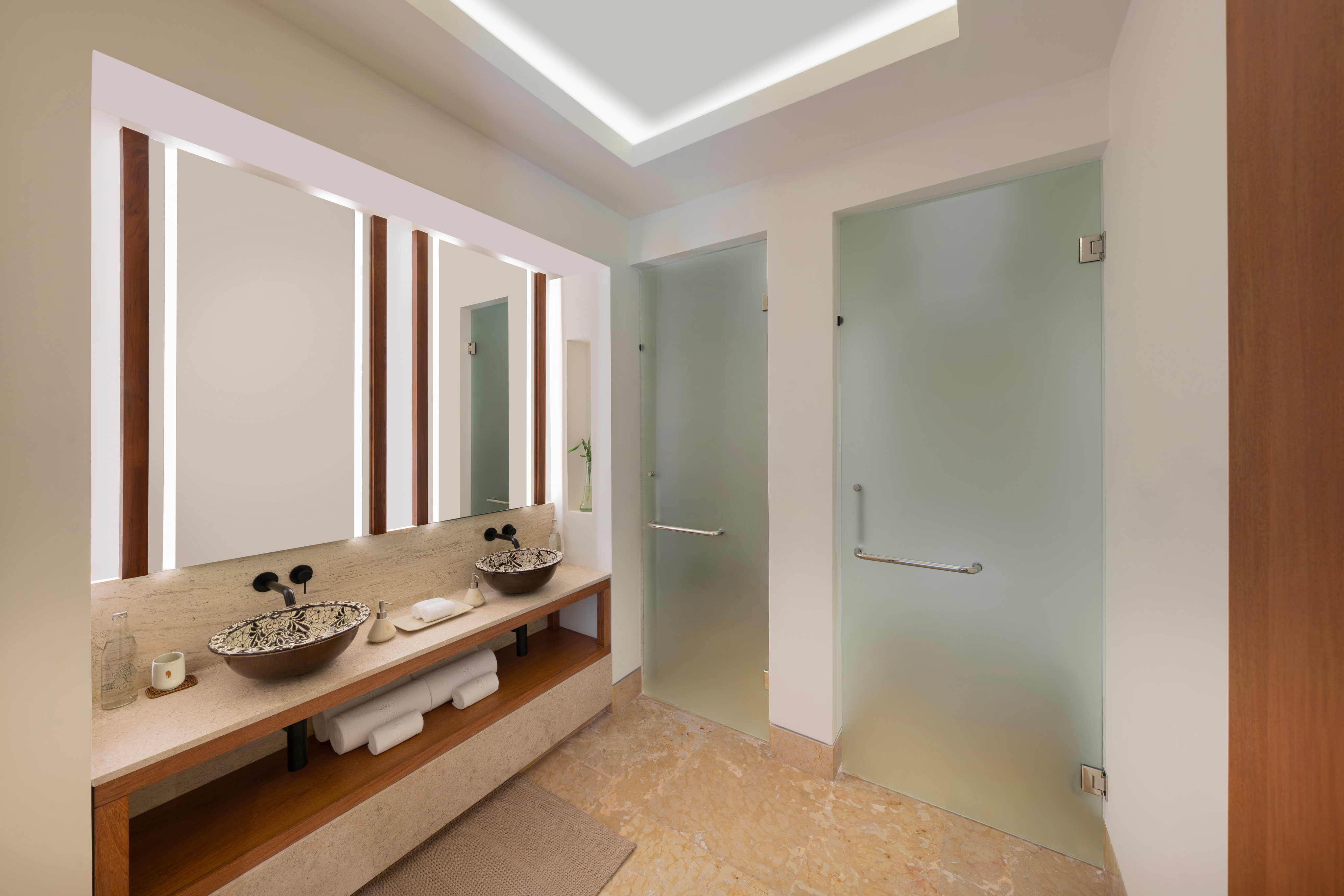 BTMXMY_HARMONY_THREE_BEDROOM_BEACHFRONT_POOL_VILLA_PAVILION_BATHROOM_LOW