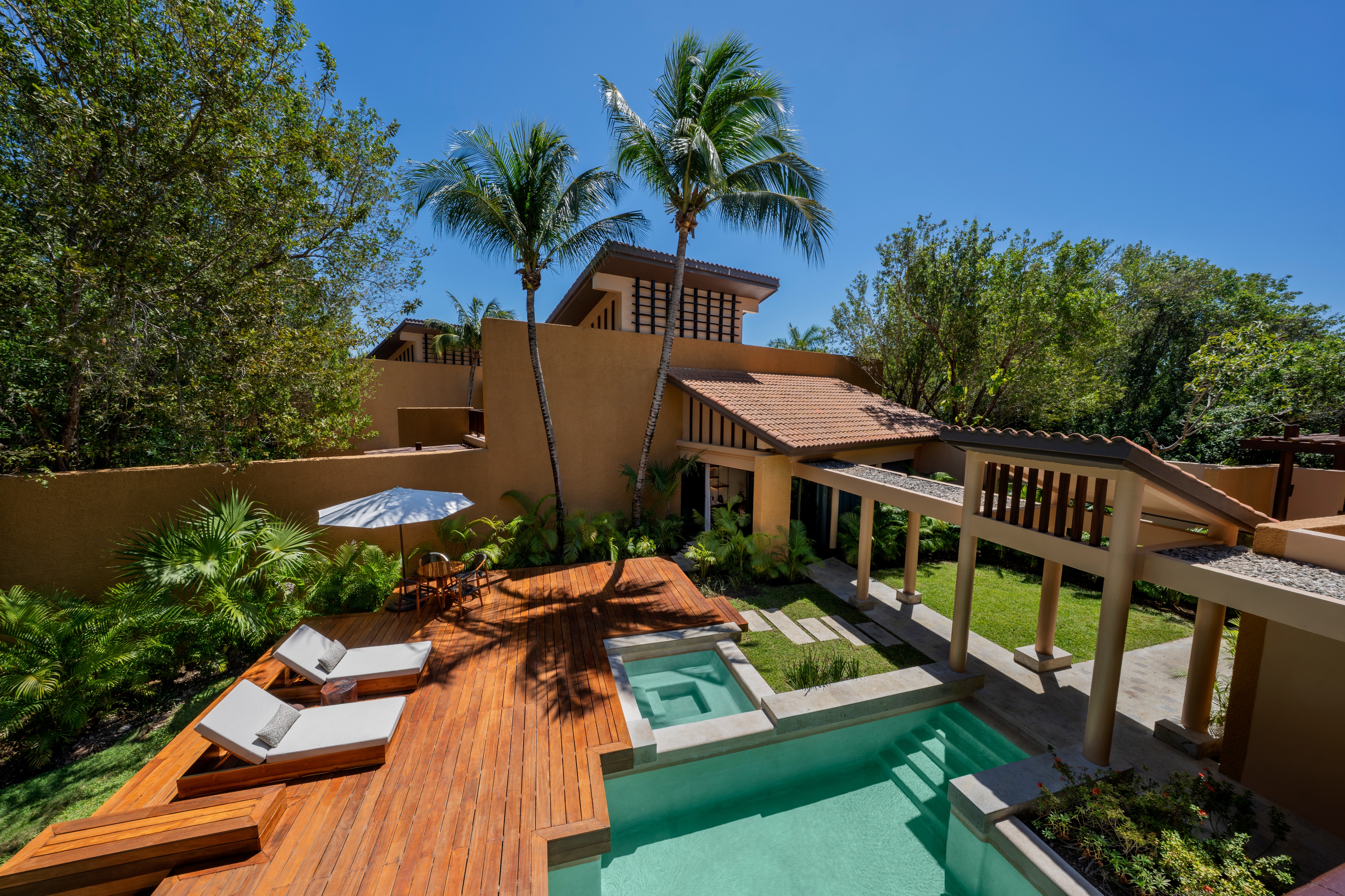 BTMXMY_HARMONY_TWO_BEDROOM_LAGOON_POOL_VILLA_POOL_DECK_LOW