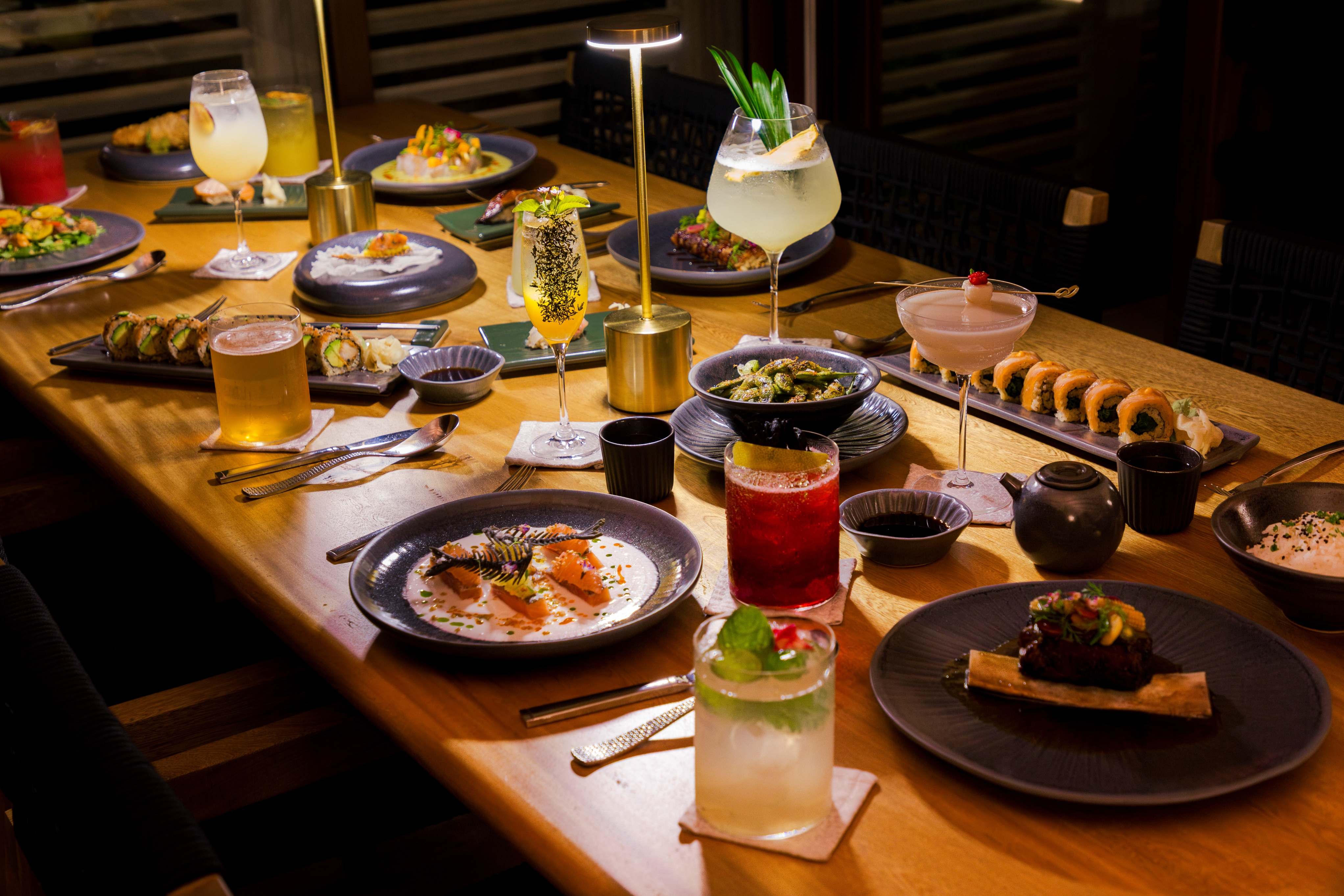 BTMXMY_SUNA_SPEAKEASY_TABLE