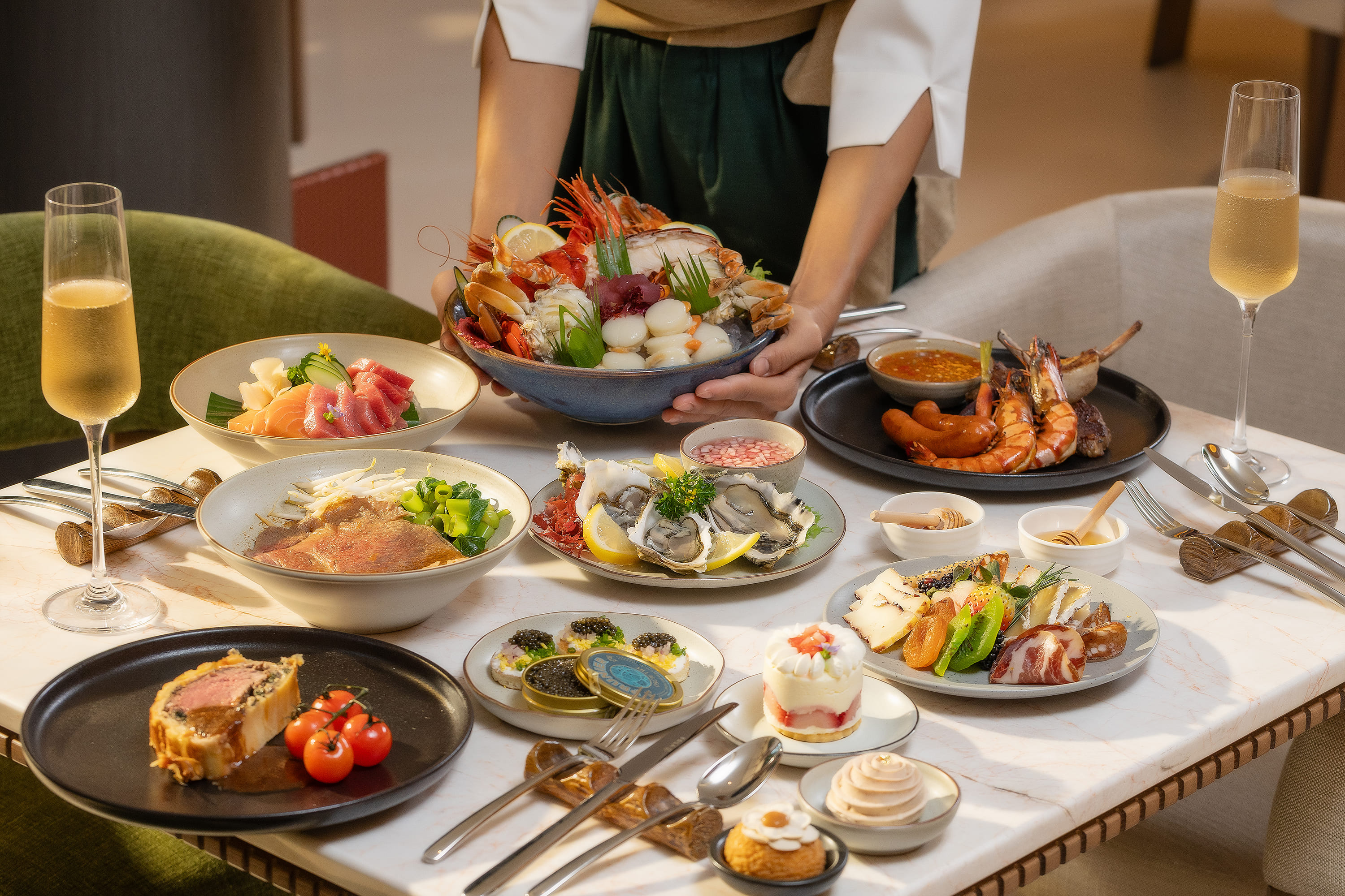 Banyan Tree Bangkok Romsai Sunday Brunce
