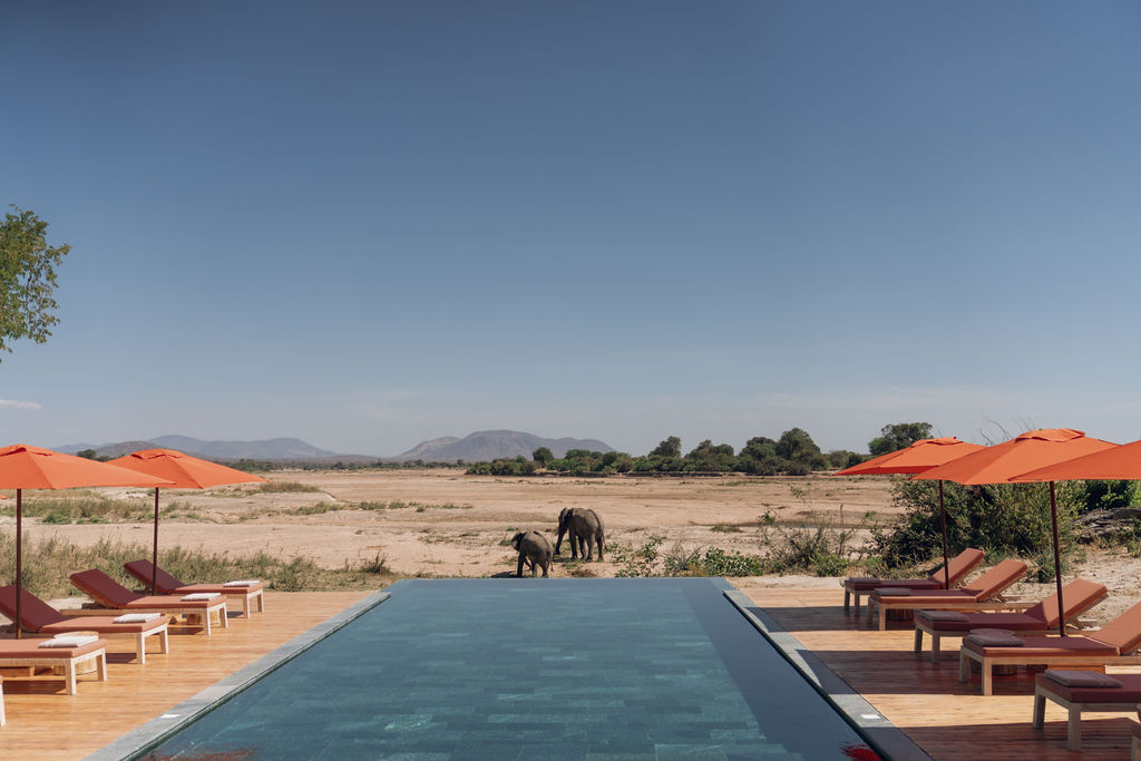 Ubuyu, A Banyan Tree Escape Infinity Pool during dry season