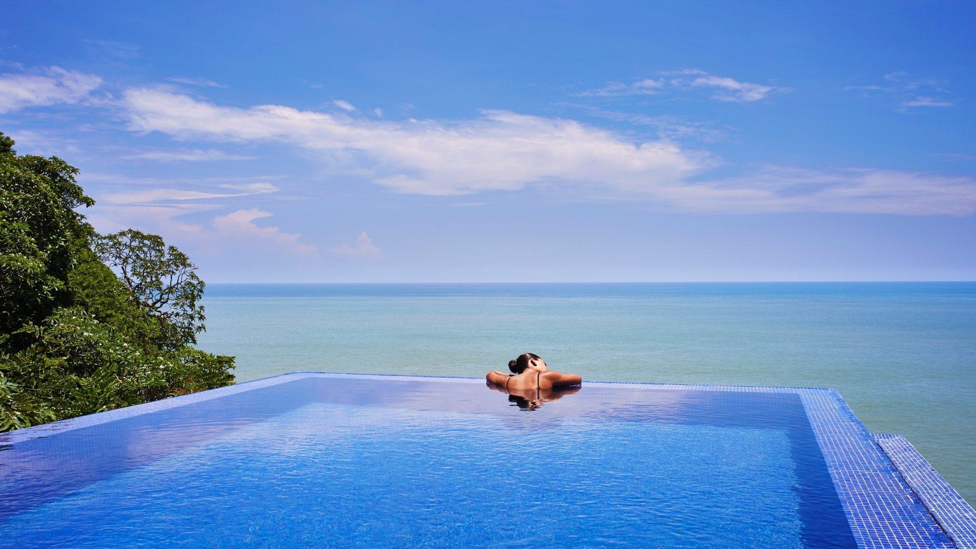 Luxury Acapulco Beach Hotel & Resort Offers by Banyan Tree